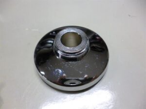 kryt ložiska předního kola ( Pérák ) chrom