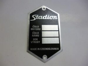 štítek typový - černý (Stadion)