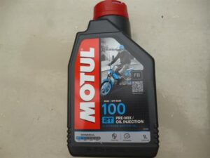 Motorový olej Motul 100 2T, 1L