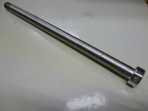 osa kola - zadní ( ČZ 125,150 C ) broušená (chrom)