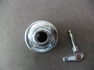 skříňka spínací BOSCH + klíček ( Jawa,ČZ ) na šrouby
