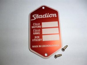 výrobní štítek s nýty Stadion-červený