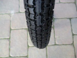 pneu 2,50-17
