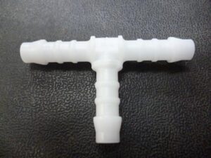 Rozbočka hadičky paliva ,,T (vývody 5mm) PVC