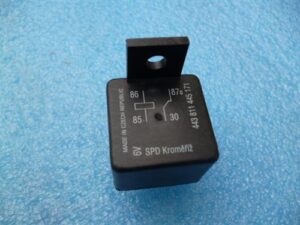 Relé rozpínací 6V