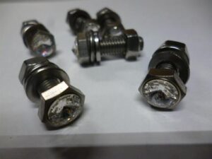 Šroub M6x20 SPZ s odrazkou-bílá