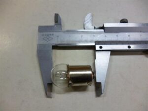 žárovka 12V 5W BA15S